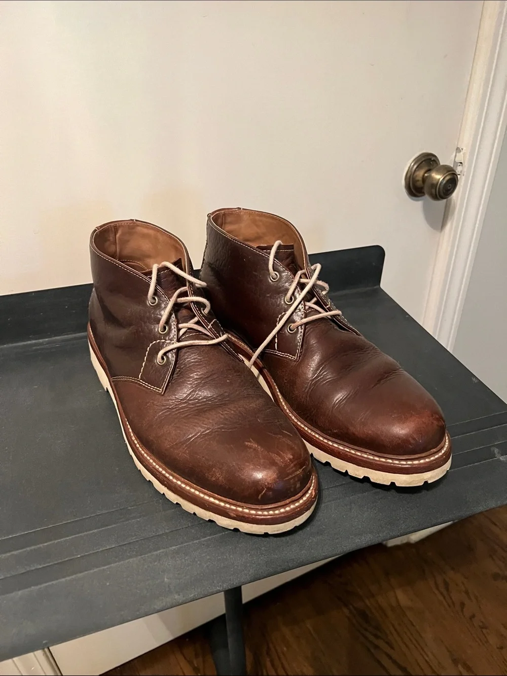 Men's Brown Leather Chukka Boots with Contrast Sole